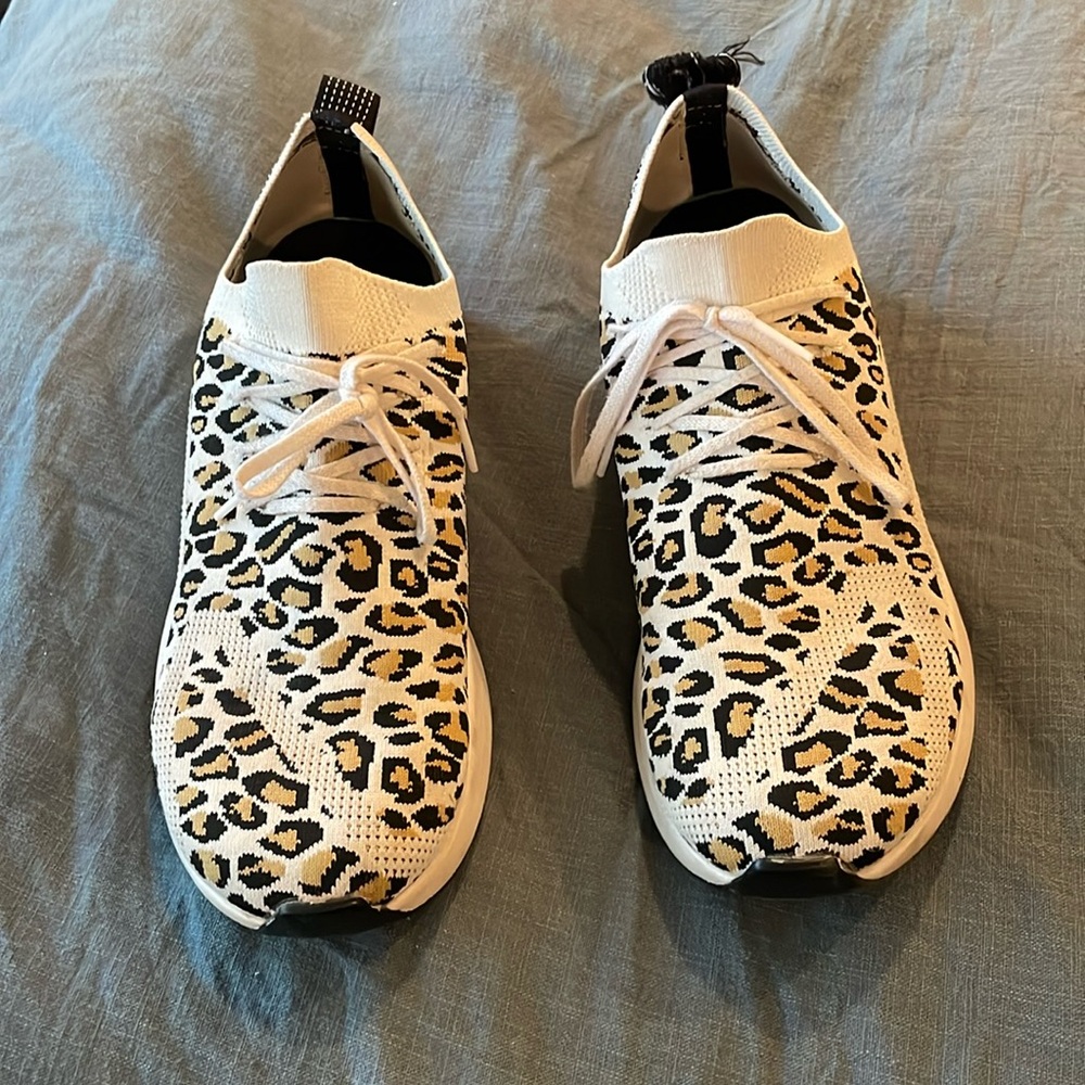 Adorable cheetah print shoes!